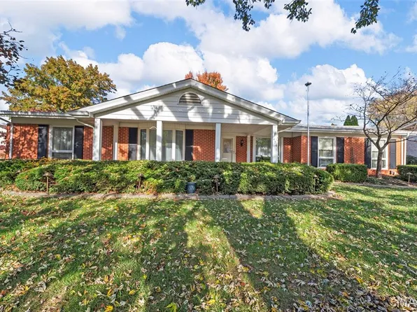 426 Mayfair Dr, Ballwin, MO 63011