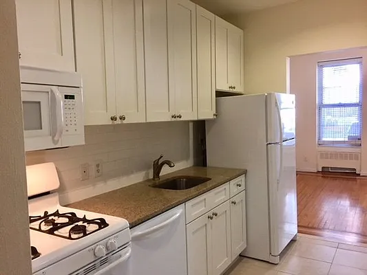 Rented by Walber 82nd Street | media 17