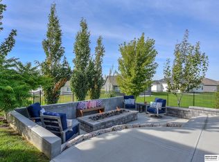 18108 Camelback Ave, Omaha, NE 68136