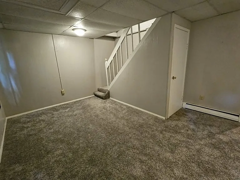327 Moody St E — Photo 11