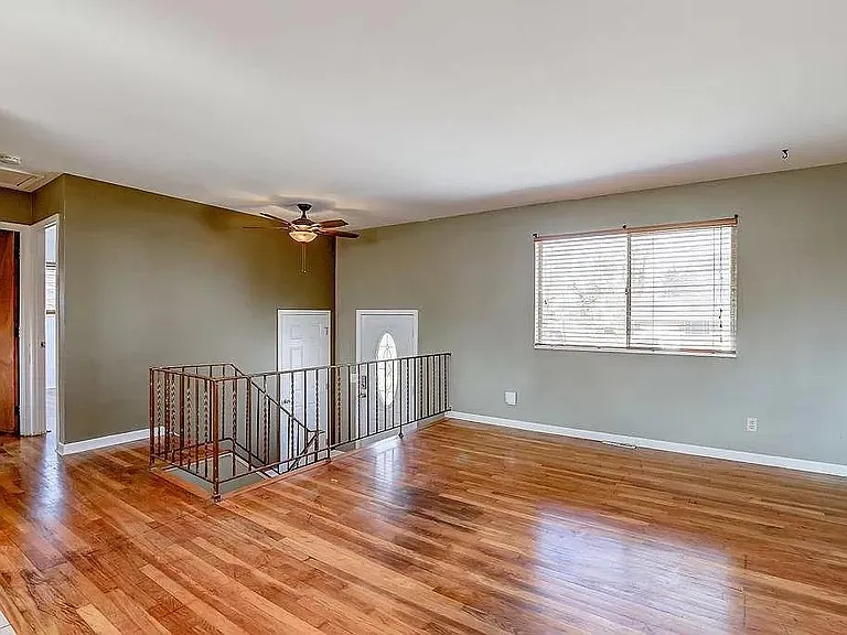 2777 Cornwall Dr — Photo 2