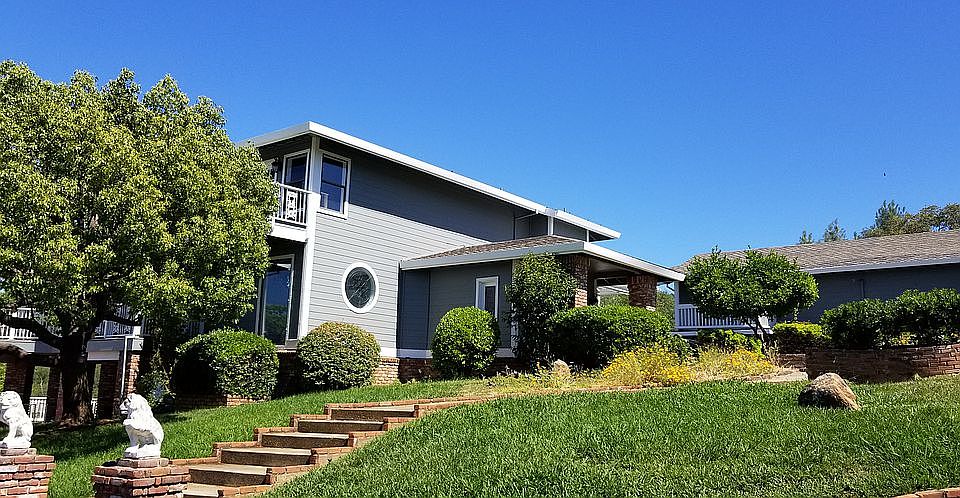 2nd image of 2375 Fawn Hill Ln