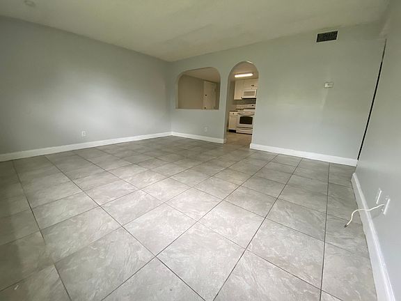 2nd image of 3204 Louisiana Ave Unit B