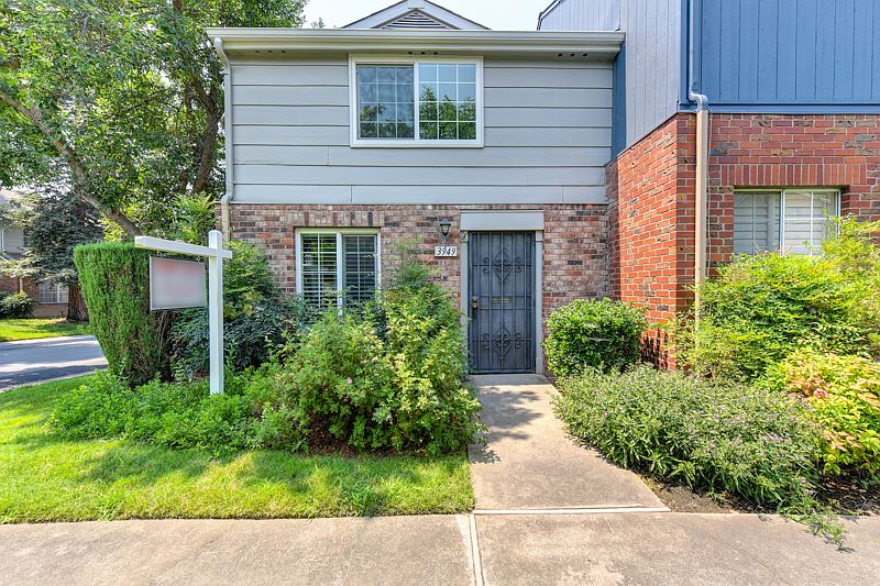 1st image of 3949 Oak Villa Cir