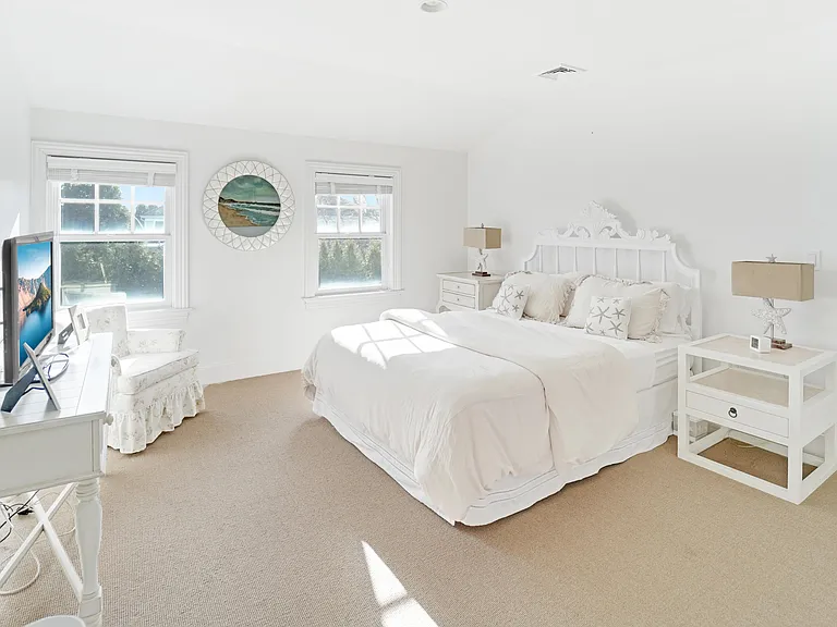 15 Hampton Close — Photo 17