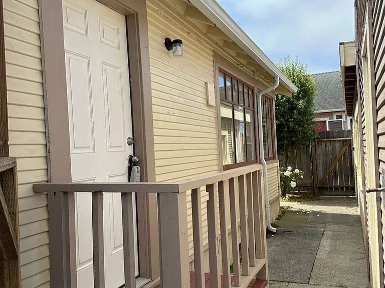 2025 I St — Photo 20