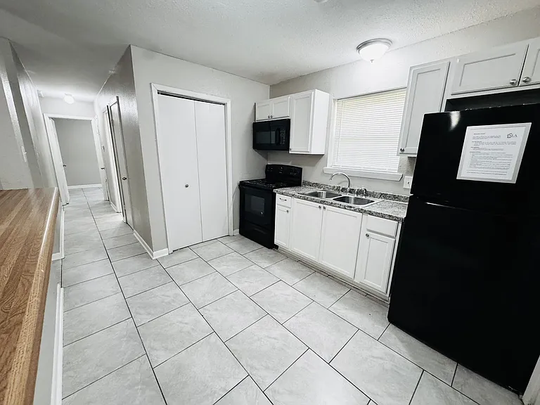 3433 Hollywood St — Photo 13