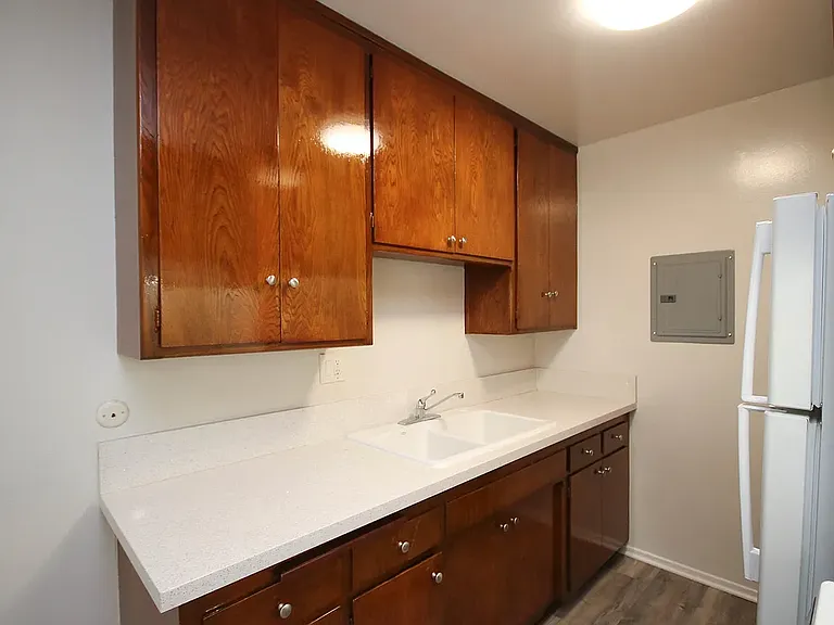 567 N Holliston Ave #1 — Photo 10