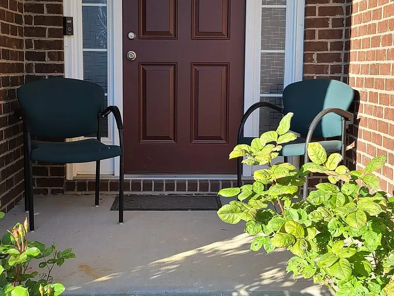 1036 Autumn Crest Ln — Photo 3