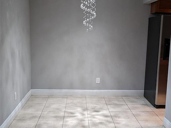 3rd image of 1005 S Flagler Avenue #819