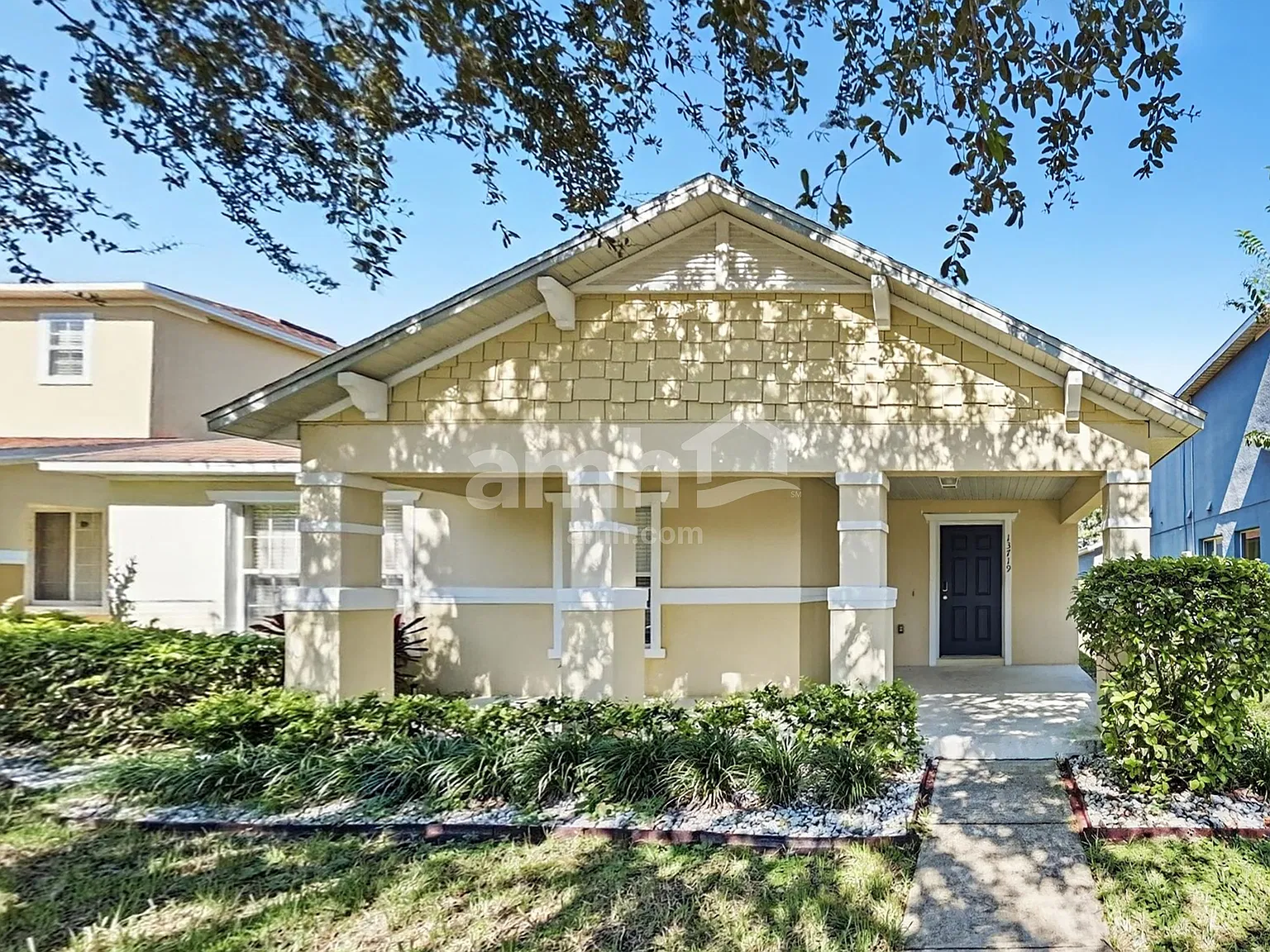 3 bed, 2.0 bath, 1884 sqft, $2,555 — Photo 1