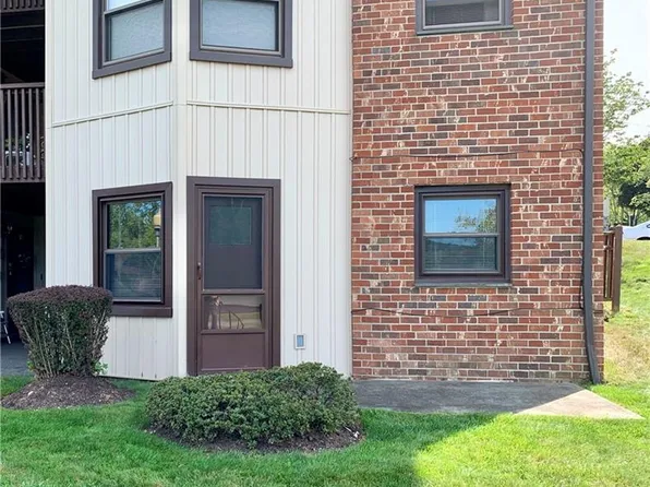 18 Hastings Ct, Yorktown Heights, NY 10598