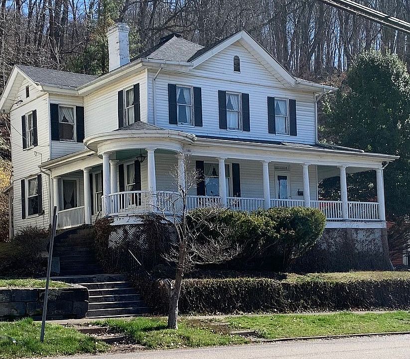 1st image of 143 Mulberry Ave
