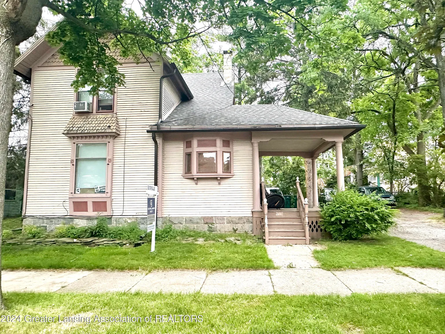 512 W Ionia St photo 1