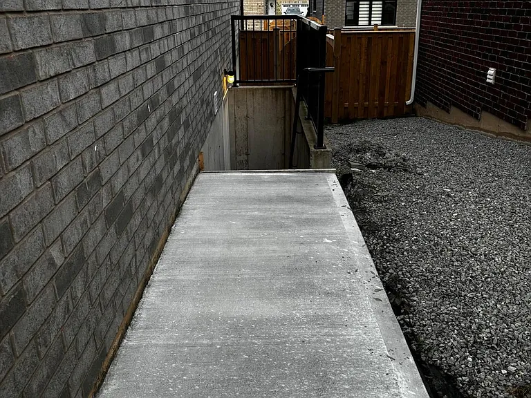 Overholt Dr — Photo 7