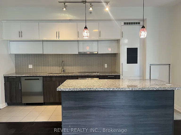 8 Mercer St #405 — Photo 2