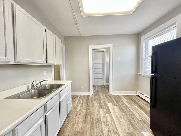 15 N High St — Photo 8