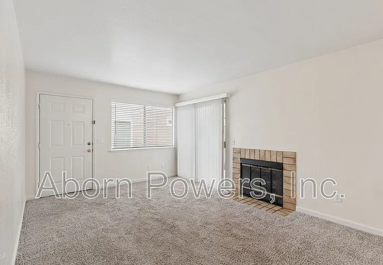 2529 Greenwood Ln #6 — Photo 4