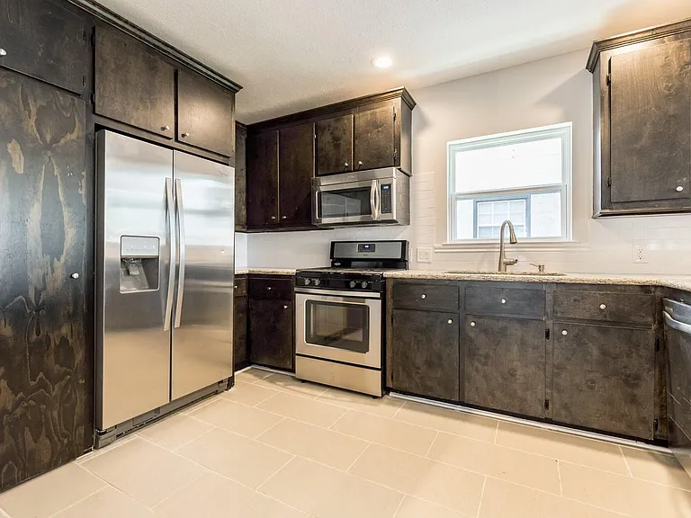 519 W Clay St #2 — Photo 8