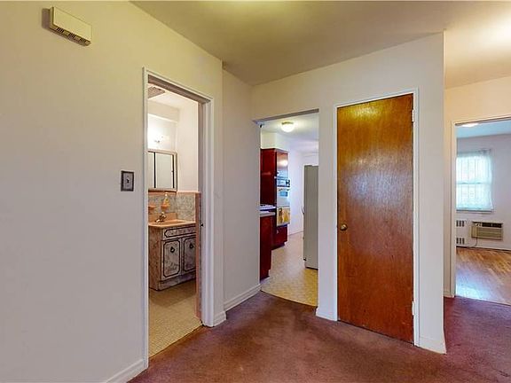 3rd image of 30-06 80th St