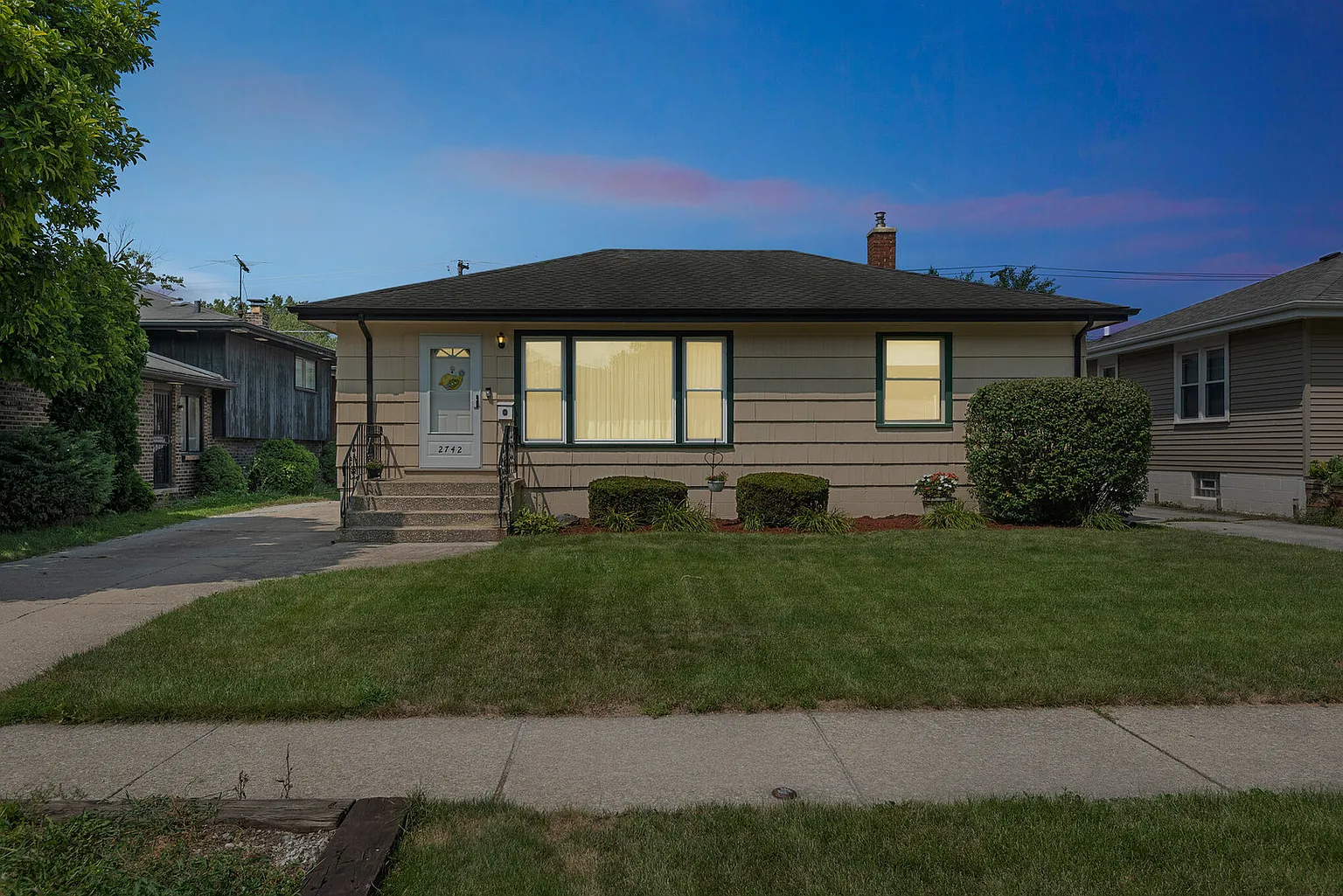 2742 178th St photo 1