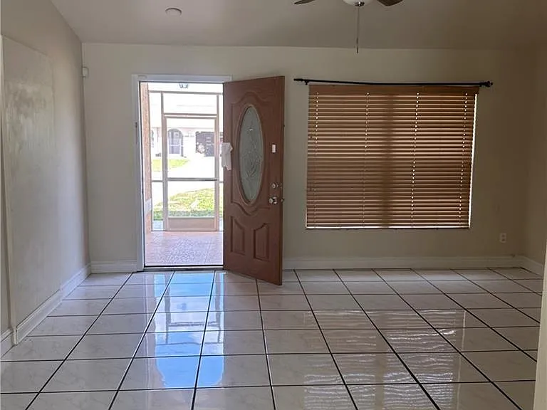 706 Arianne Ct — Photo 5