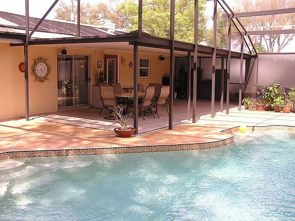 Oversized pool and Lanai