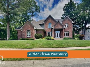 8826 Otter Cove Cir, Indianapolis, IN