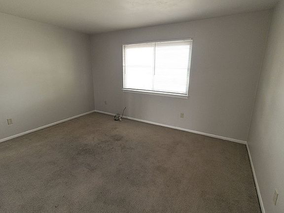 3rd image of 2812 Leeway Dr APT 102