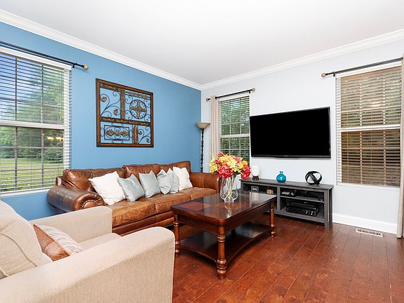 3rd image of 1384 W Alder Creek Dr #1384