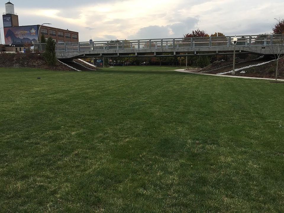 1/2 block to 606 Trail!