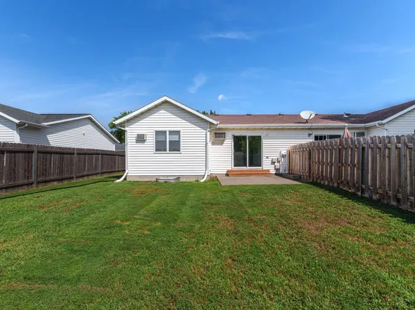 2017 32nd Ave S, Fargo, ND 58103