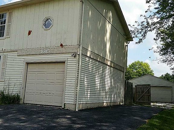 2nd image of 1615 Moores Ct