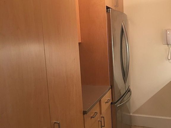 3rd image of 60 W 57th St APT 2L