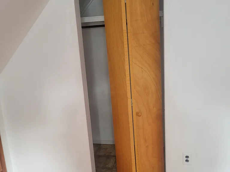 27100 Hales St — Photo 2