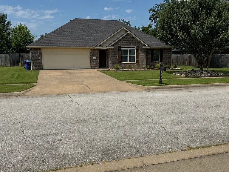 489 N Drewrys Bluff Dr — Photo 1