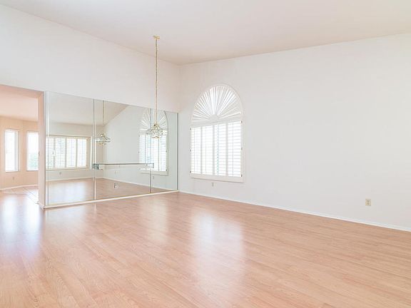 4th image of 1501 E Windsong Dr