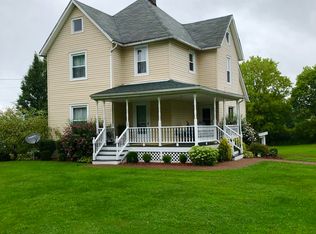 29 Charles St, Clark, PA 16113