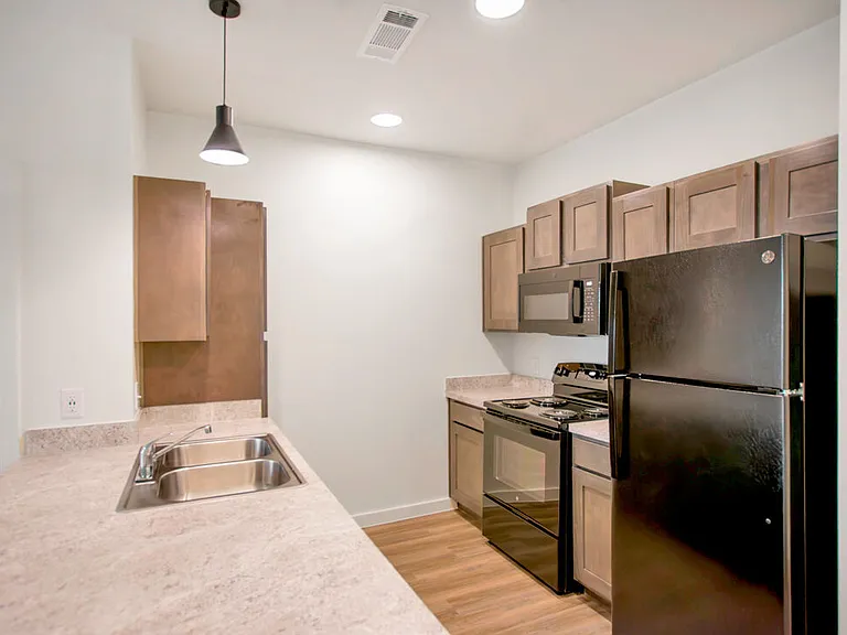 Loma Vista Lofts — Photo 35