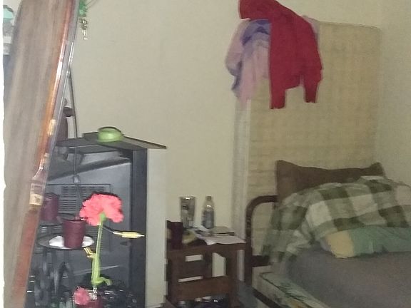 5th image of 242 Maryland St
