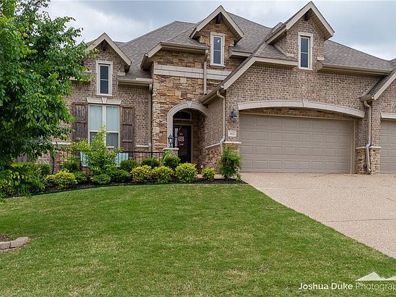 2nd image of 3637 N Capri Pl