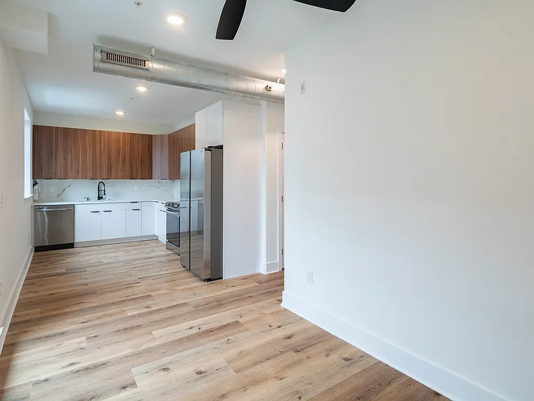 2621 W Oxford St #306 — Photo 15