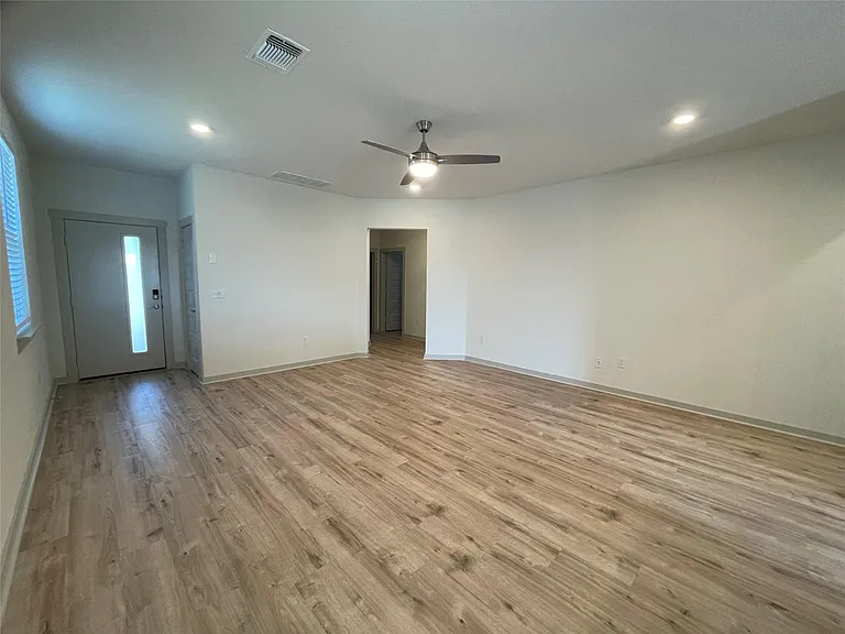 10713 Meris Ln — Photo 5