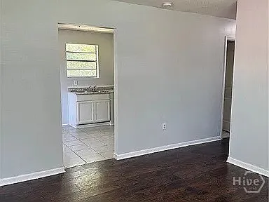 1104 Sherman Ave — Photo 3
