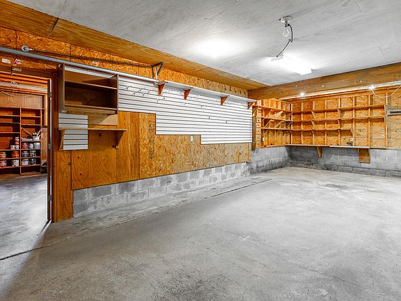 5th image of 9973 Miller Rd