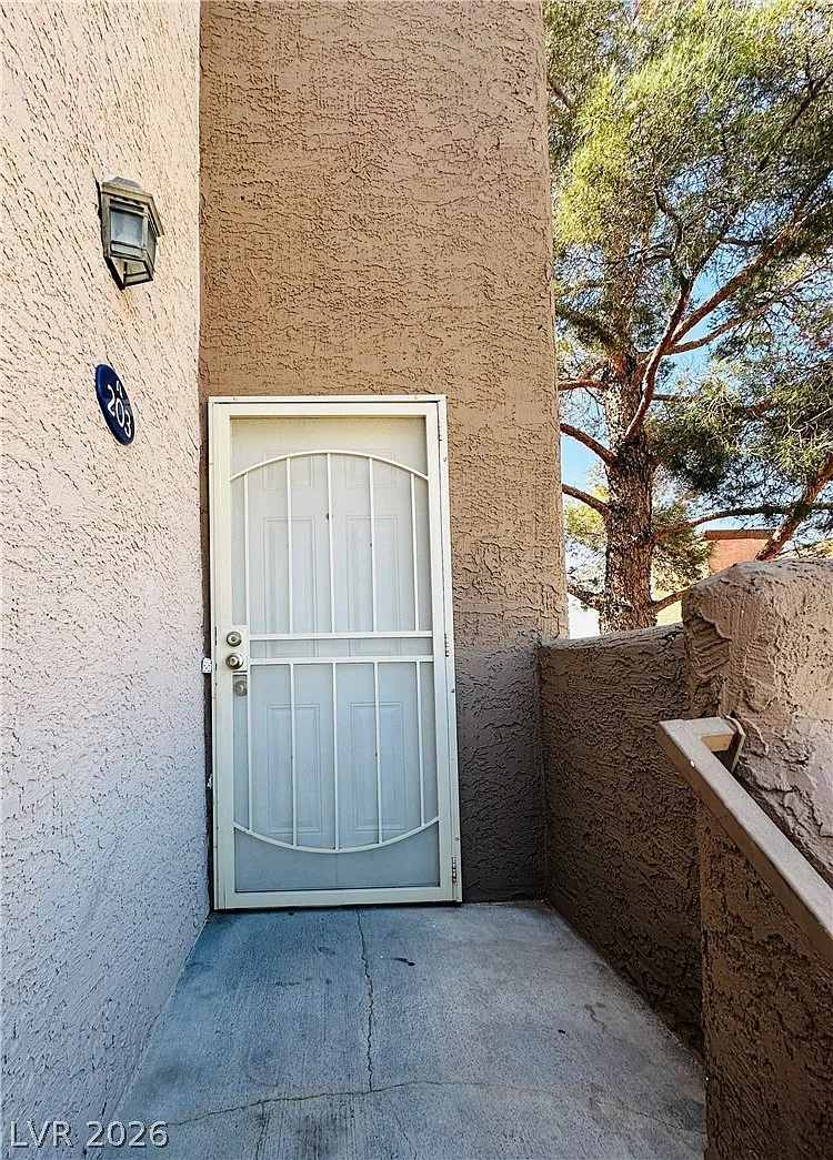 2 bed, 2.0 bath, 889 sqft, $1,175 — Photo 3