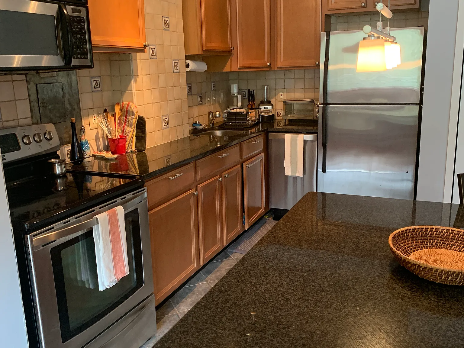 1 bed, 857 sqft, $2,950 — Photo 3