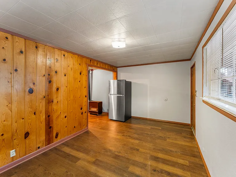 10710 Grandview Ave — Photo 2