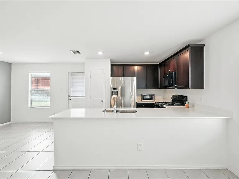 1653 Bluffview Dr — Photo 13