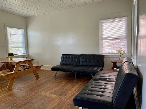 614 University Ave Photo 1